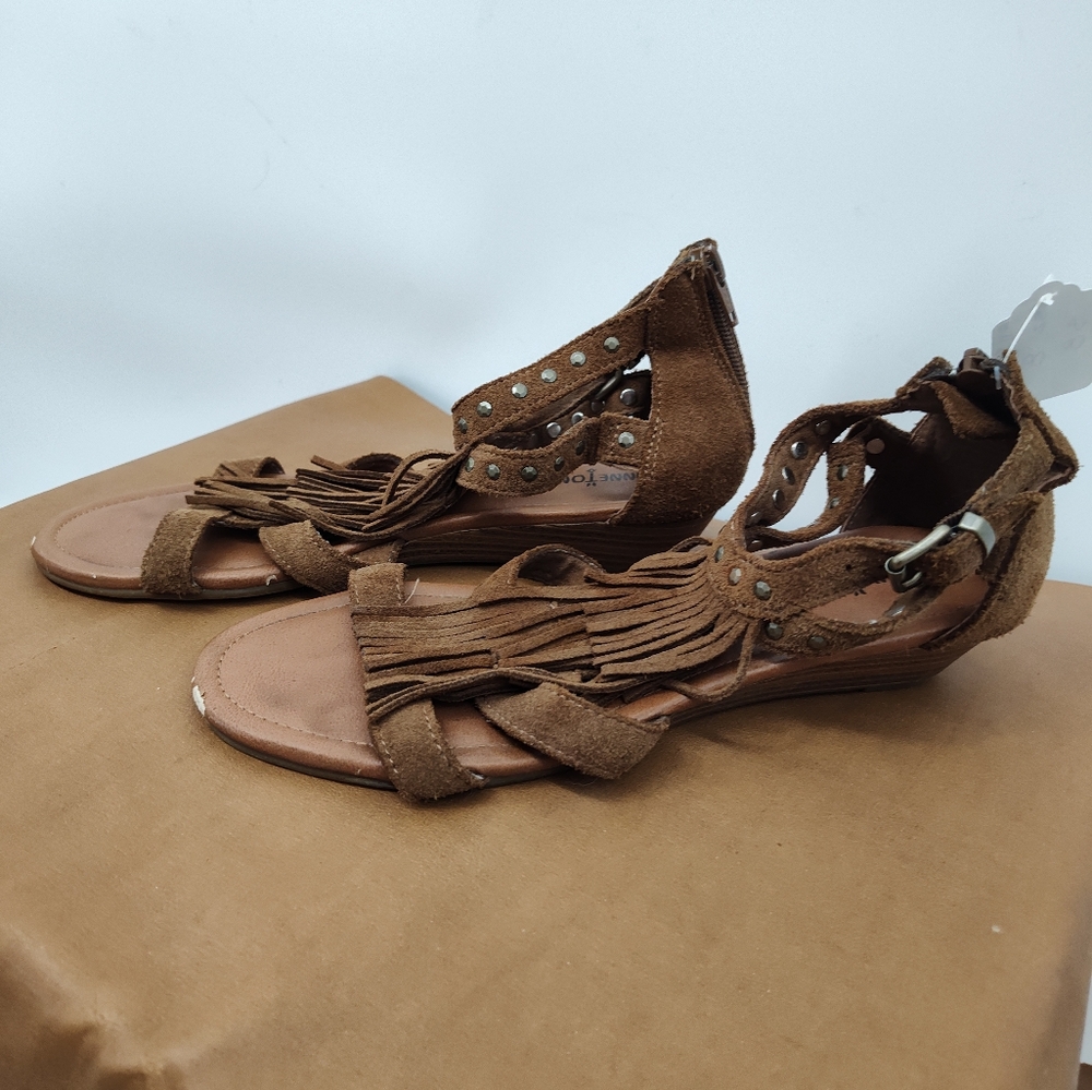 Minnetonka Leather Fringe Sandals Low Wedge Womans Size 8 - Picture 3 of 7